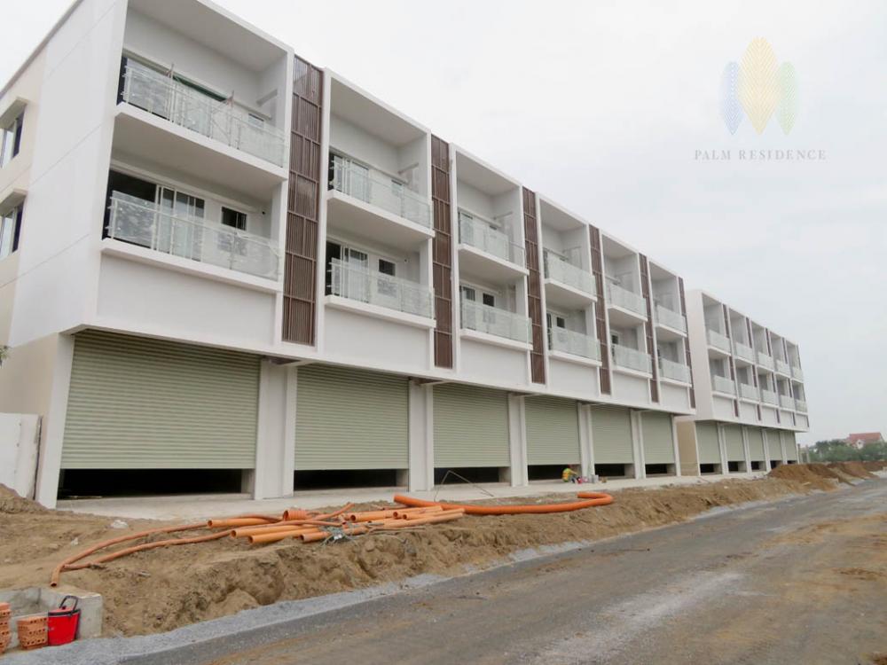 Hồ bơi đang được hoàn thiện