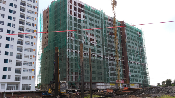 Block D căn hộ 4S Linh Đông đang đổ sàn tầng 15