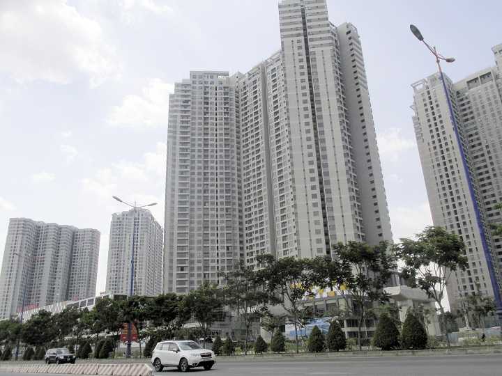 Một số tòa tháp đã bàn giao nhà, một số block vẫn đang hoàn thiện để sớm bàn giao nhà cho khách.