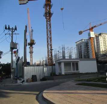 Khu trung tâm thương mại đang thi công sàn tầng 1; block OP 1 và OP 2 đang thi công tầng 2