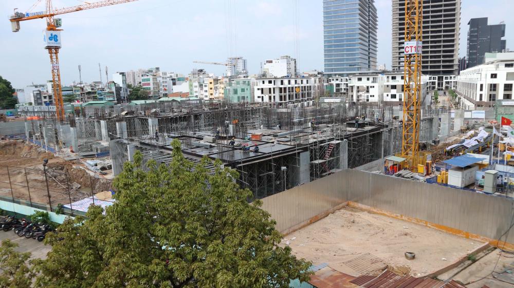 Hà Đô Centrosa Garden đang lên tầng 1