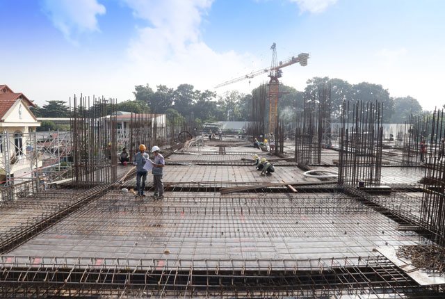 Dự án đang thi công cốp pha, cốt thép sàn tầng 2 bock A, B