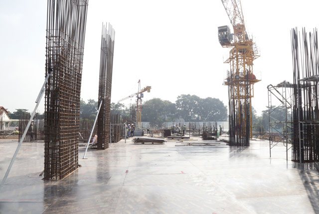 Dự án đang thi công cốp pha, cốt thép sàn tầng 2 bock A, B