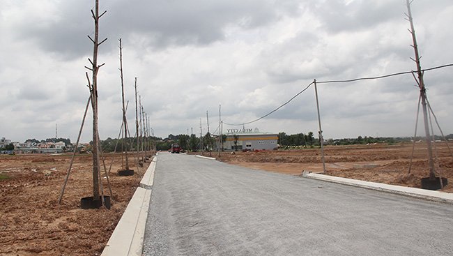 Các hạng mục thi công ở trong công trình đang được tiến hành xây dựng