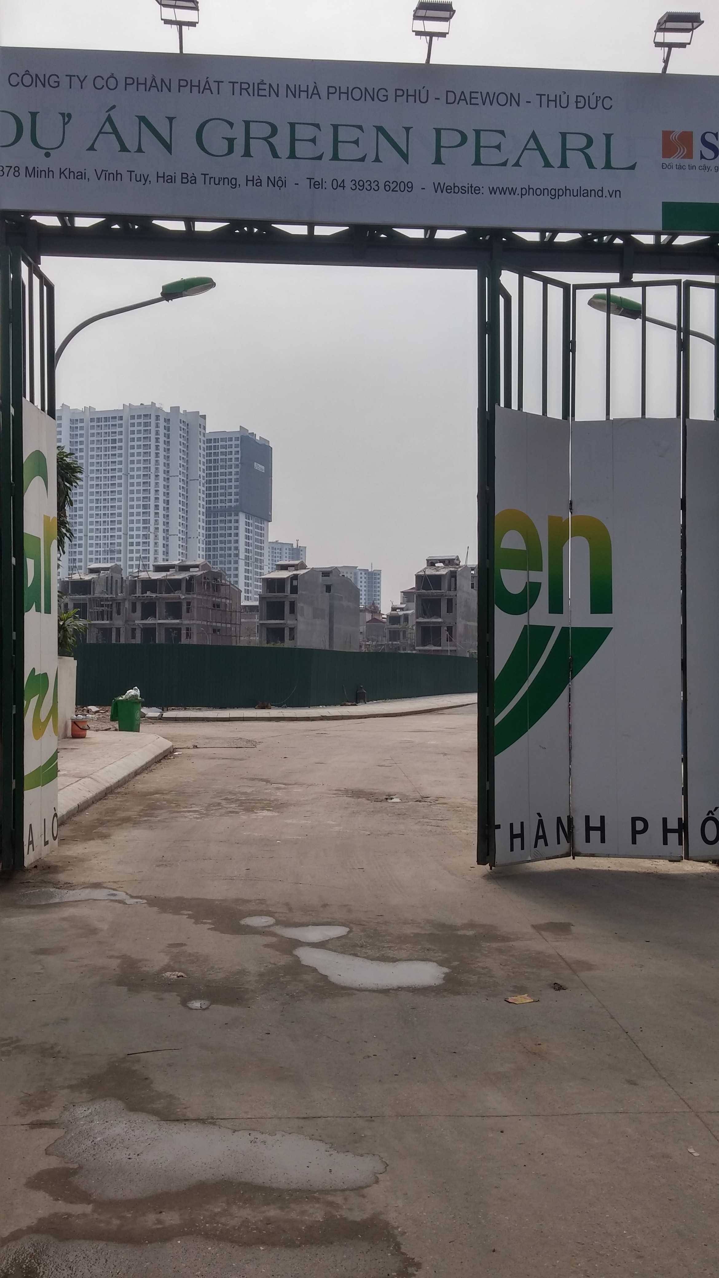 Nhà liền kề đang thi công