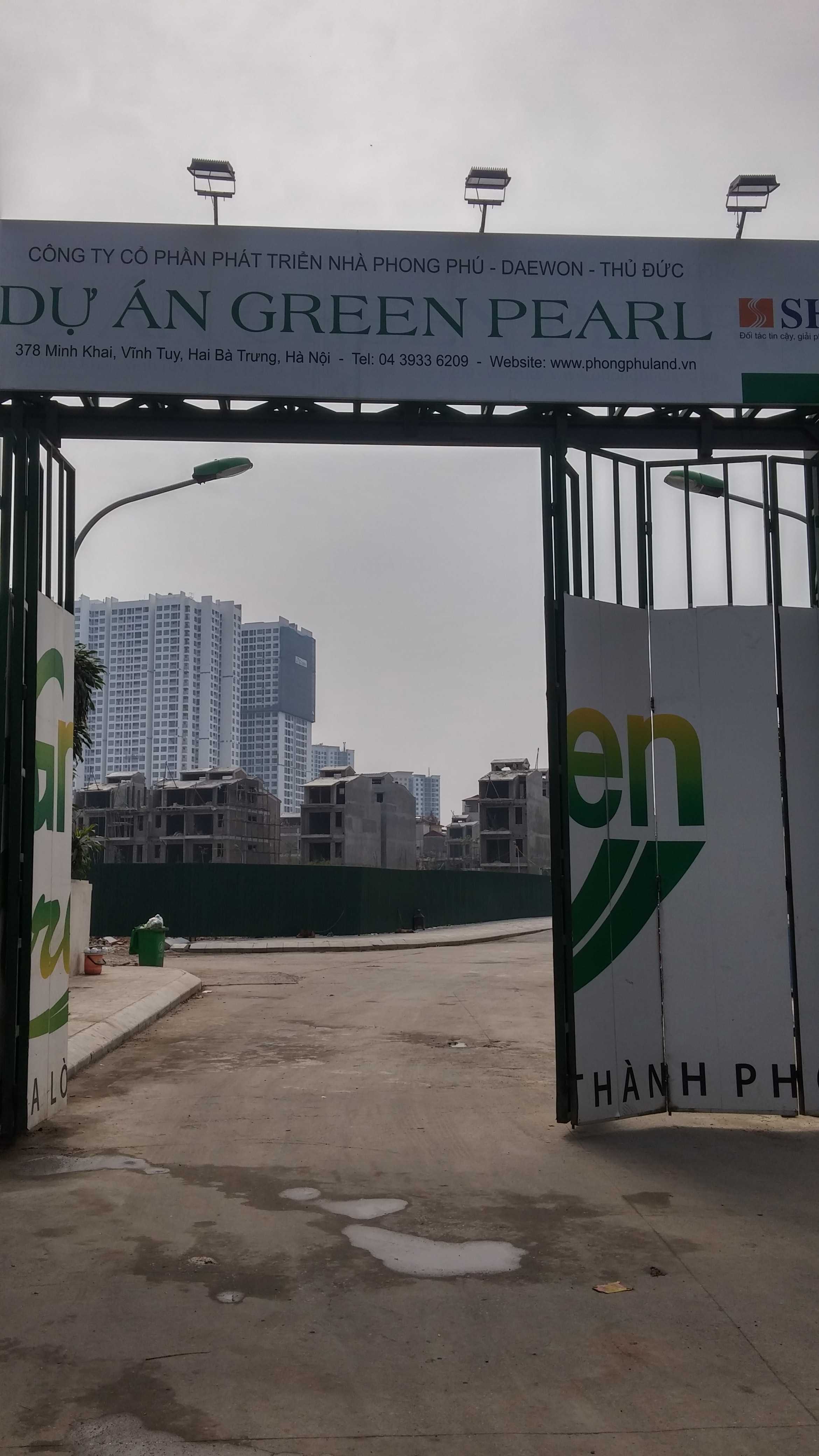 Nhà liền kề đang thi công