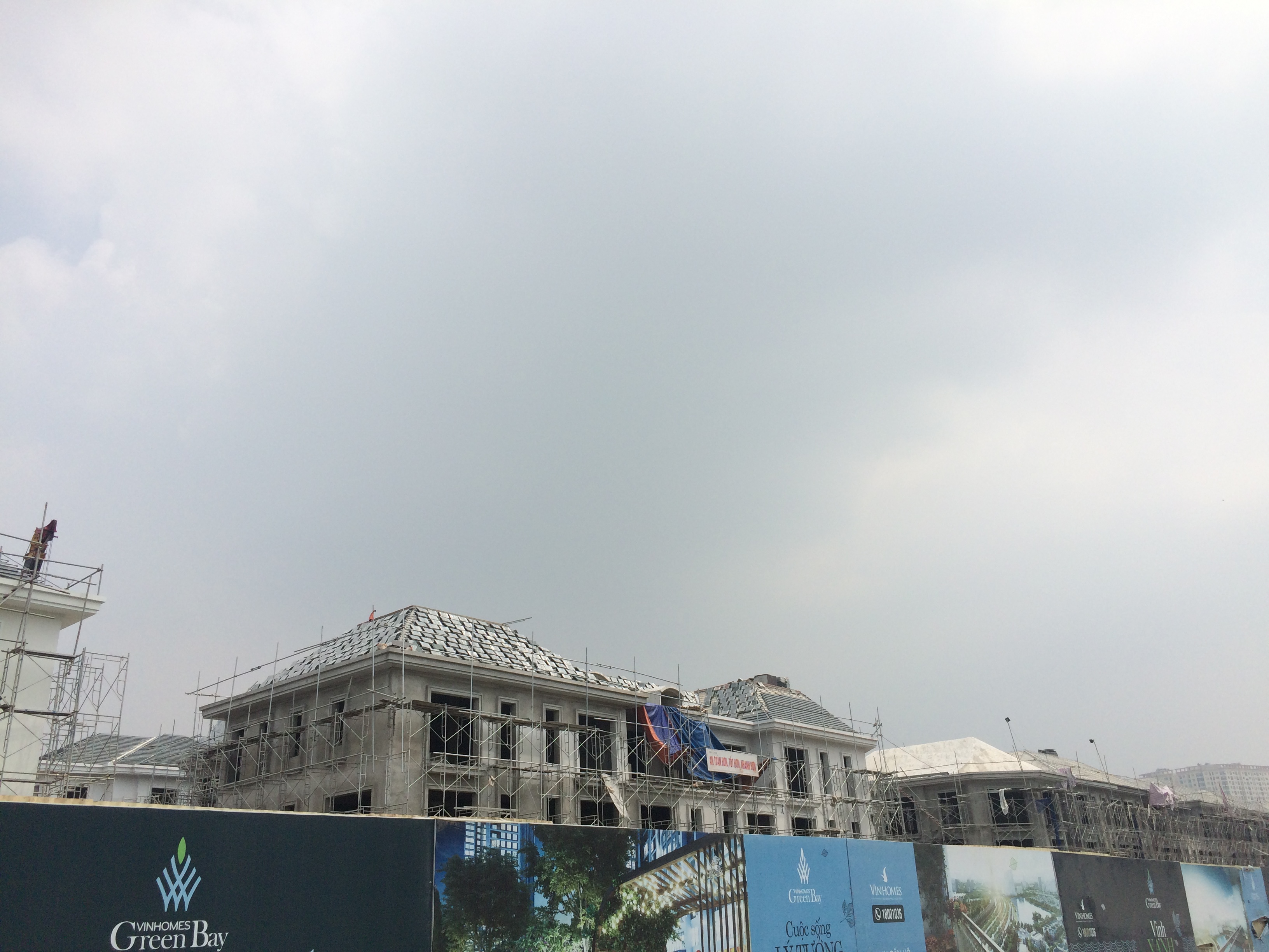 Biệt thự, liền kề, nhà phố thương mại xong thô, 3 tòa chung cư đang xây đến mặt sàn tầng 9 và 10