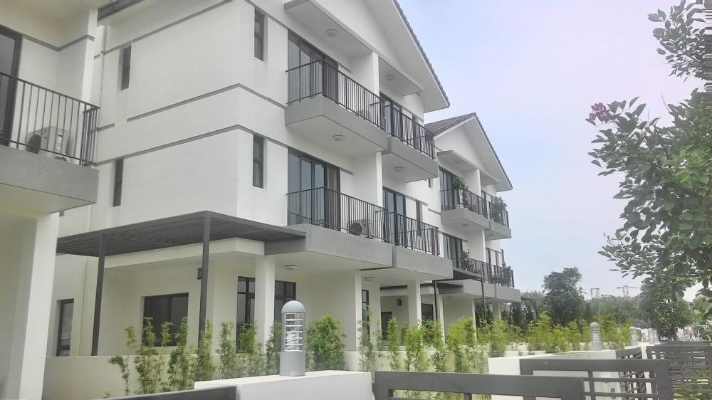 Gần 300 căn biệt thự đã xong khung cứng và cất nóc, hơn 100 căn còn lại đã xong khung cứng